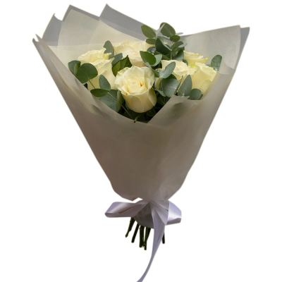 Элегантный букет из 9 белых роз с эвкалиптом – воплощение совершенства Алатырь Чувашская Республика Элегантный букет из 9 белых роз с эвкалиптом – воплощение совершенства Алатырь Чувашская Республика