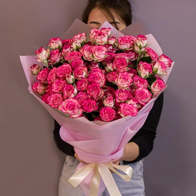 Букет «Розовый бум» – пышные кустовые розы в нежно-розовых тонах Алатырь Чувашская Республика Букет «Розовый бум» – пышные кустовые розы в нежно-розовых тонах Алатырь Чувашская Республика