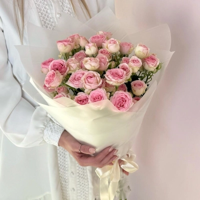 Букет «Нежный аромат» – пышные розовые кустовые розы в элегантной упаковке Алатырь Чувашская Республика Букет «Нежный аромат» – пышные розовые кустовые розы в элегантной упаковке Алатырь Чувашская Республика