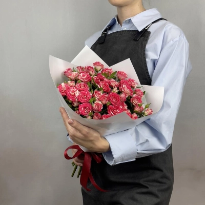 Букет «Фейерверк» – 9 пышных кустовых роз в огненной палитре Алатырь Чувашская Республика Букет «Фейерверк» – 9 пышных кустовых роз в огненной палитре Алатырь Чувашская Республика