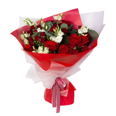 Контрастный букет «Рандеву» – красные розы и белые эустомы Алатырь Чувашская Республика Контрастный букет «Рандеву» – красные розы и белые эустомы Алатырь Чувашская Республика